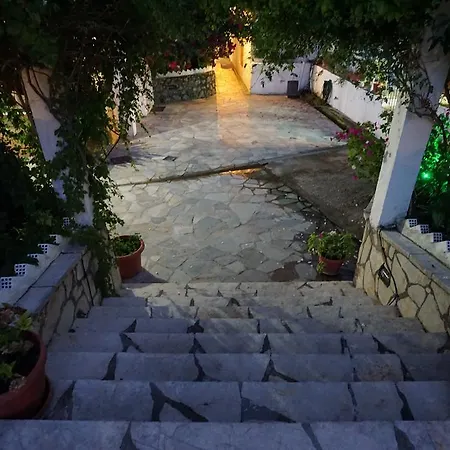 Le Mirage 2* Benitses (Corfu)